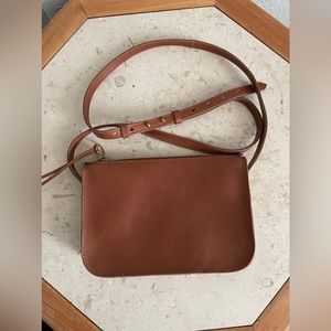 Madewell the simple crossbody bag in English saddle cognac leather crossbody